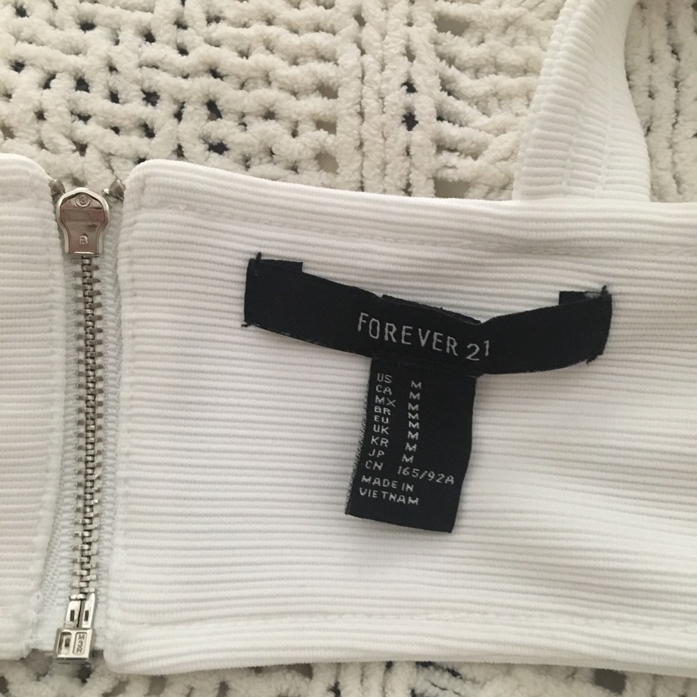🔥 Sexy White Bralette Top with Back Zipper 🔥 - Picture 5 of 6